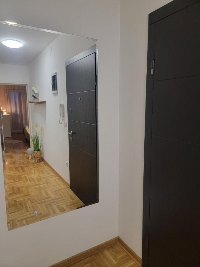 Mc One Bedroom Apartments Belgrade Exterior photo